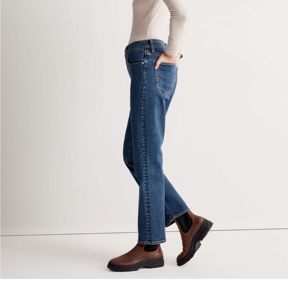 The Perfect Vintage Straight Jean in Bright Indigo Wash: Instacozy Edition - Picture 2 of 8